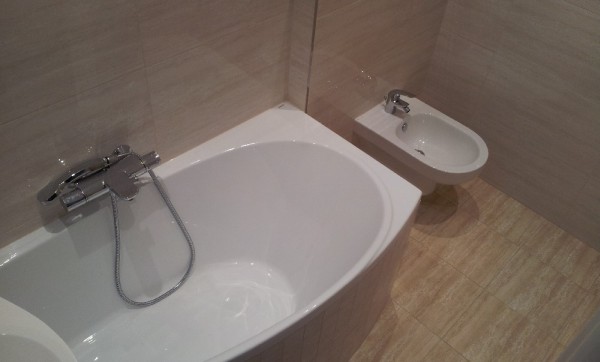 Rekonstrukce koupelny v panelákovém bytě (mít bidet v paneláku můžete mít i Vy)